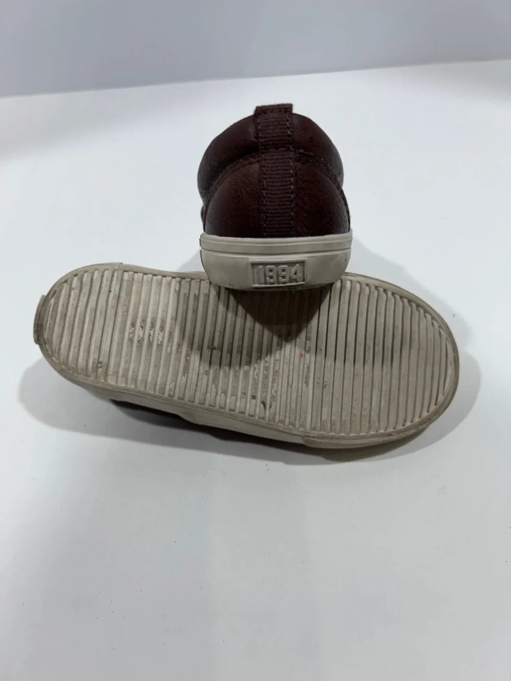 OLD NAVY Boys-Girls-Kids Brown w/Rubber bottom grip Dress/Play Shoes Size 9-GUC